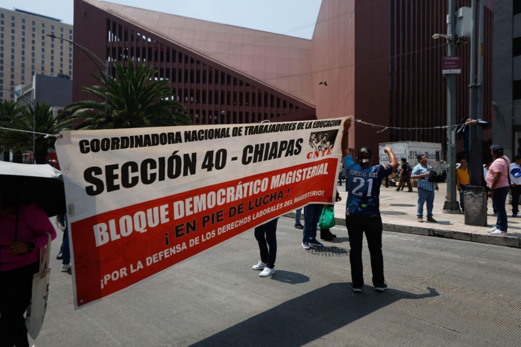 CNTE paraliza Reforma y escala presión contra el Gobierno federal