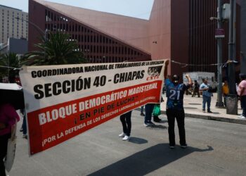 CNTE paraliza Reforma y escala presión contra el Gobierno federal