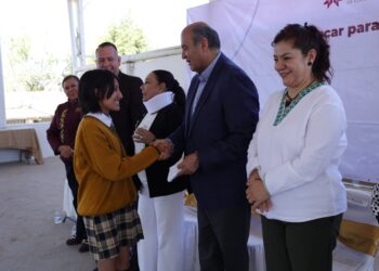 Entrega SEPH obras y equipamiento en 27 escuelas de Tulancingo