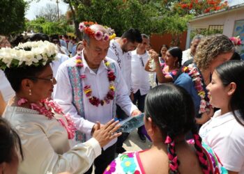 Gobierno de Hidalgo entrega obras educativas por más de 6 mdp en Huejutla