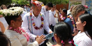 Gobierno de Hidalgo entrega obras educativas por más de 6 mdp en Huejutla