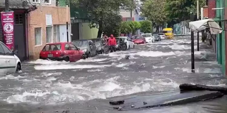 Por mega fuga en Iztapalapa vecinos siguen sin agua
