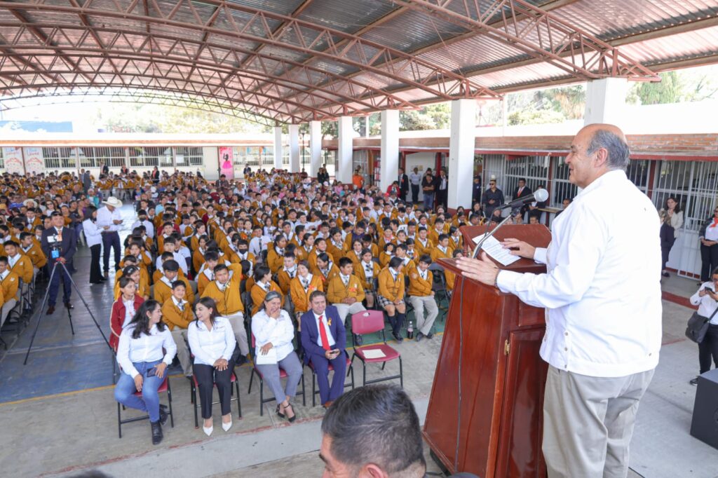 Gobierno de Hidalgo invierte 7.6 mdp en escuelas de Chapantongo y Alfajayucan