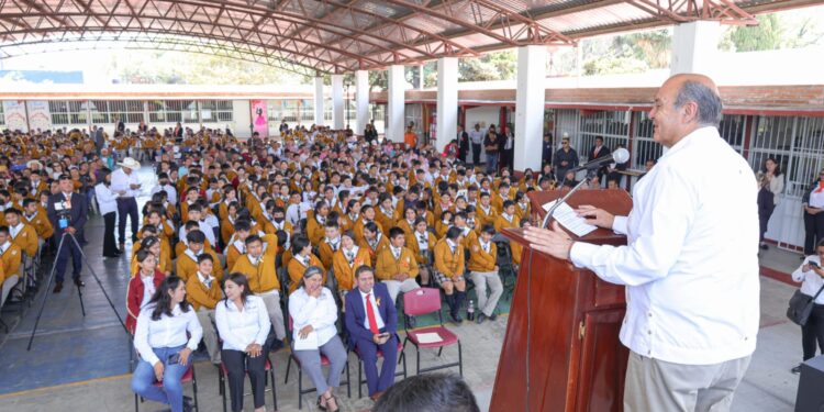 Gobierno de Hidalgo invierte 7.6 mdp en escuelas de Chapantongo y Alfajayucan