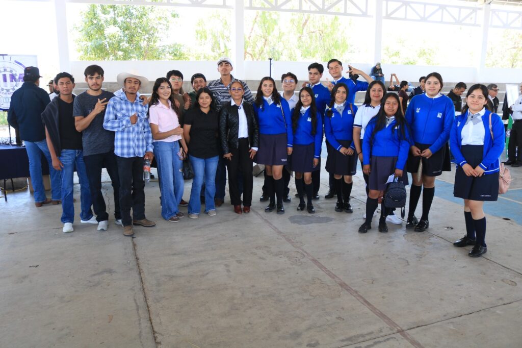 Presentan oferta educativa de ITESHU a más de 500 estudiantes