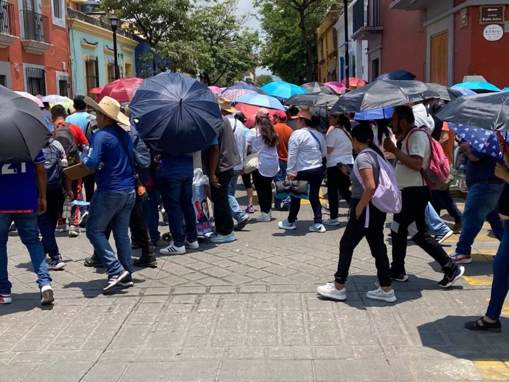 CNTE radicaliza protestas en Oaxaca y amenaza con paralizar vías estratégicas