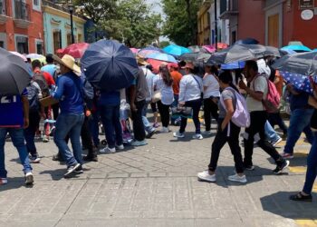 CNTE radicaliza protestas en Oaxaca y amenaza con paralizar vías estratégicas