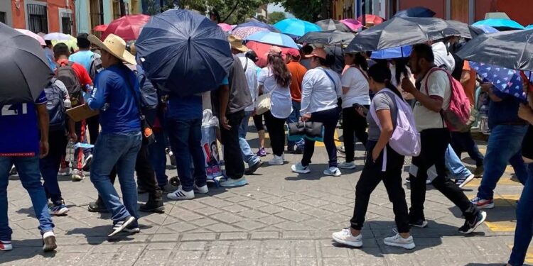 CNTE radicaliza protestas en Oaxaca y amenaza con paralizar vías estratégicas