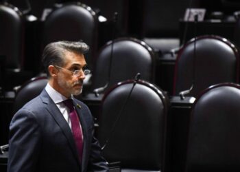 Sergio Mayer abandona Morena entre escándalos y fracturas internas