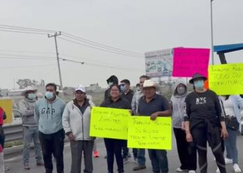 Campesinos de Tonanitla bloquean carretera que conecta Ecatepec con el AIFA