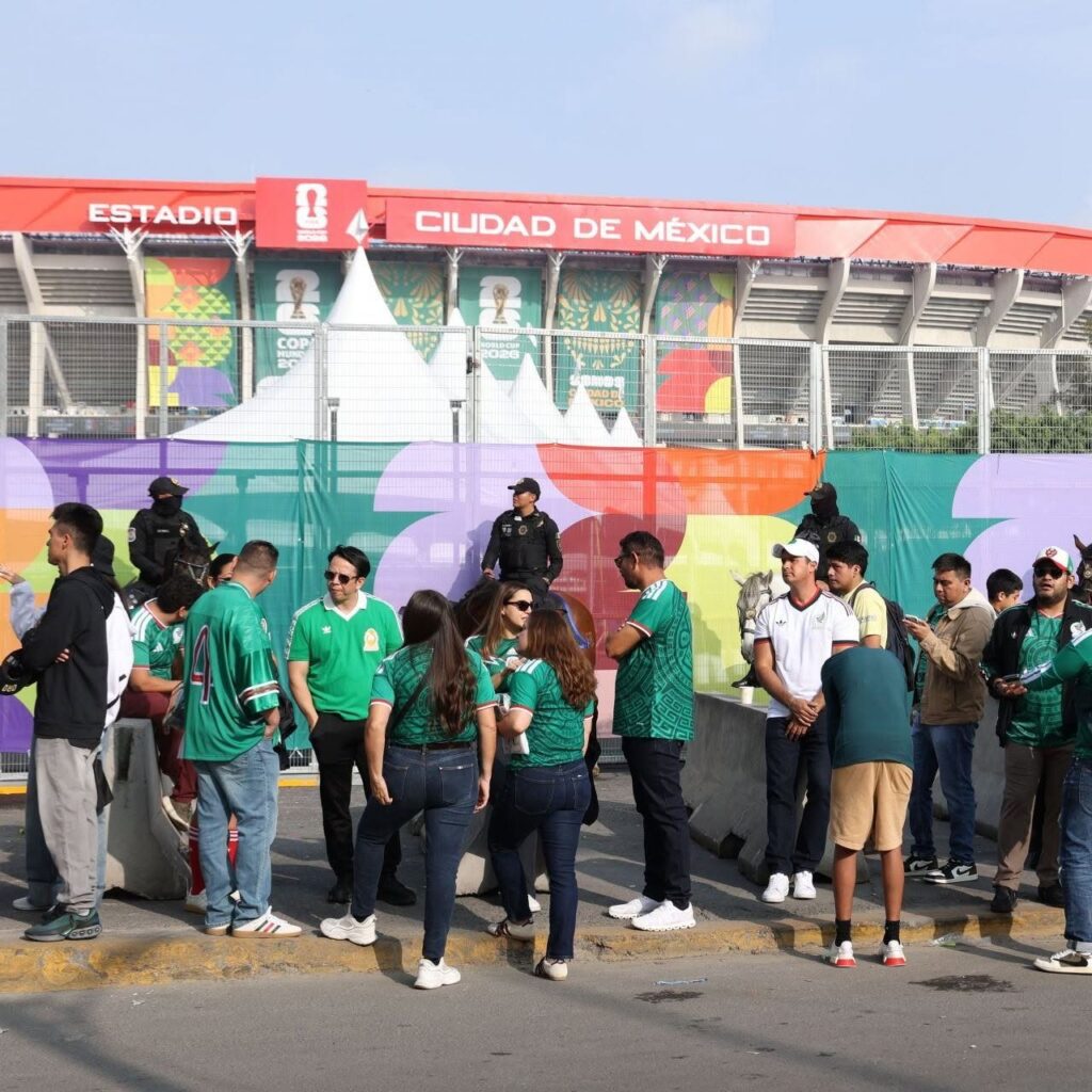 Abren puertas del Estadio Ciudad de México para la inauguración del Mundial