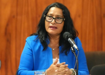 Con investigaciones y polémicas a cuestas, Abelina va por Guerrero.