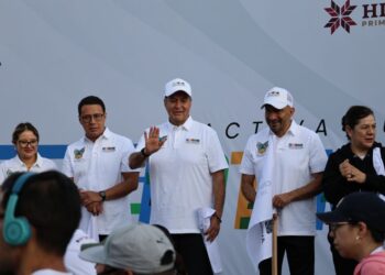 Dan el banderazo de salida a la carrera "Activa tu Potencial 10K"