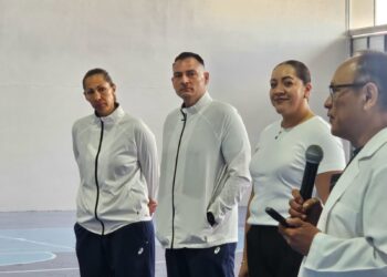 Fortalece IHE la enseñanza del baloncesto escolar en educación básica