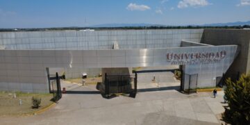 Amplían oferta académica de UPT con Ingeniería en Diseño Textil y Moda