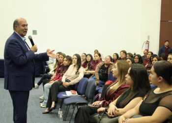 Capacita IHE a psicólogos para fortalecer el bienestar socioemocional en las escuelas