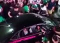 Vehículo embiste a multitud que celebraba victoria de México en el Mundial ; reportan 17 heridos (VIDEO).