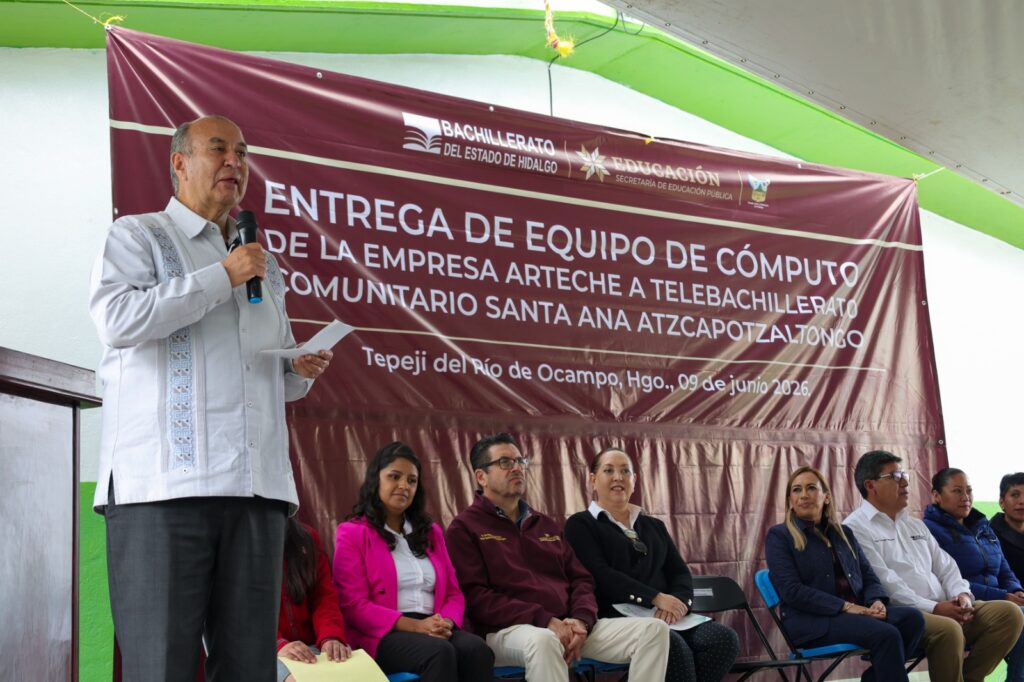 Natividad Castrejón realiza gira de trabajo por escuelas de Tepeji del Río
