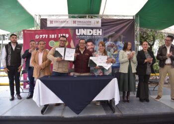 Firman convenio para establecer campus virtual de la UNIDEH en El Arenal
