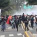 Encapuchados y antimotines protagonizan disturbios en accesos al estadio mundialista