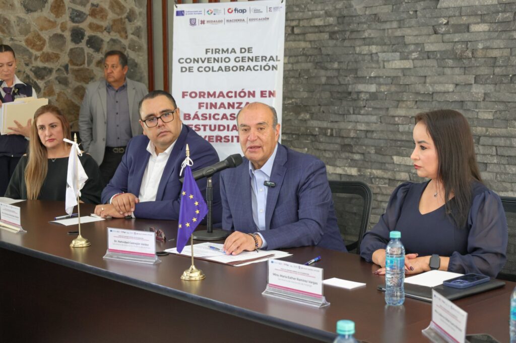 Participa Natividad Castrejón en convenio para fortalecer cultura fiscal