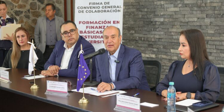 Participa Natividad Castrejón en convenio para fortalecer cultura fiscal