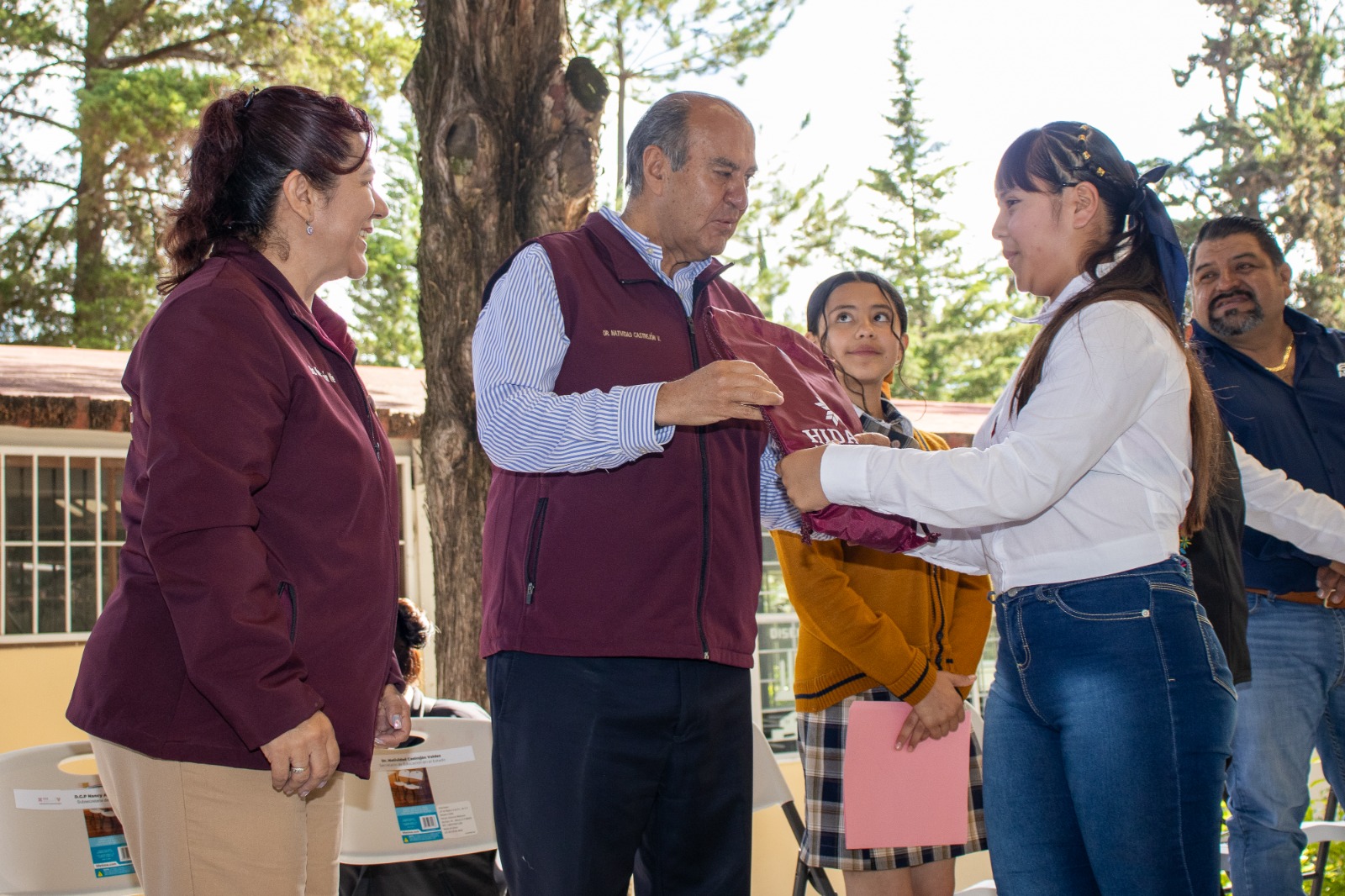 Continúa registro para acceder a uniformes, útiles y calzado escolar gratuitos
