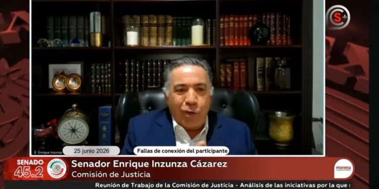 Enrique Inzunza reaparece tras 57 días ausente; por videoconferencia en Senado