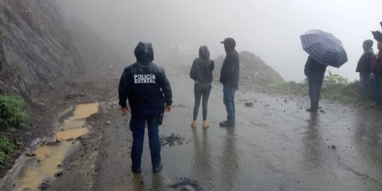 Lluvias vuelven a exhibir fragilidad de la infraestructura carretera en Hidalgo