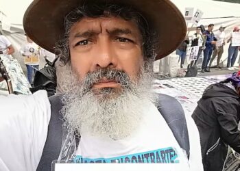 Padre buscador ironiza y exige atención en Palacio Nacional tras invitación a “Pato Merlín”
