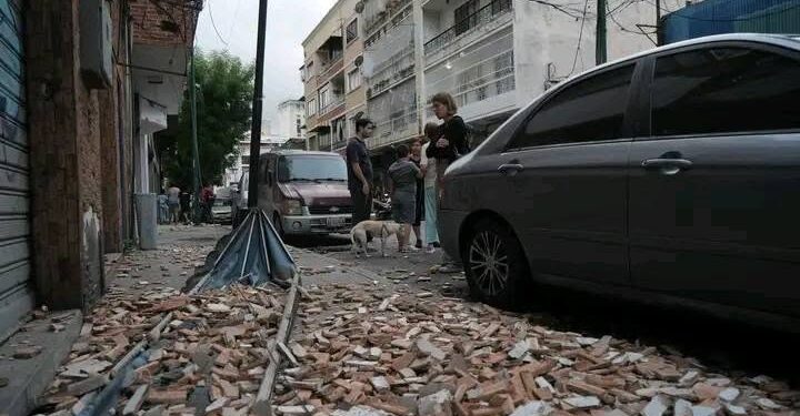 Venezuela bajo alarma: doble terremoto deja edificios colapsados y severos daños