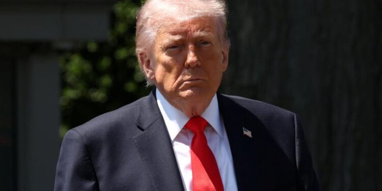 Trump anuncia acuerdo con Irán, pero Teherán lo desmiente