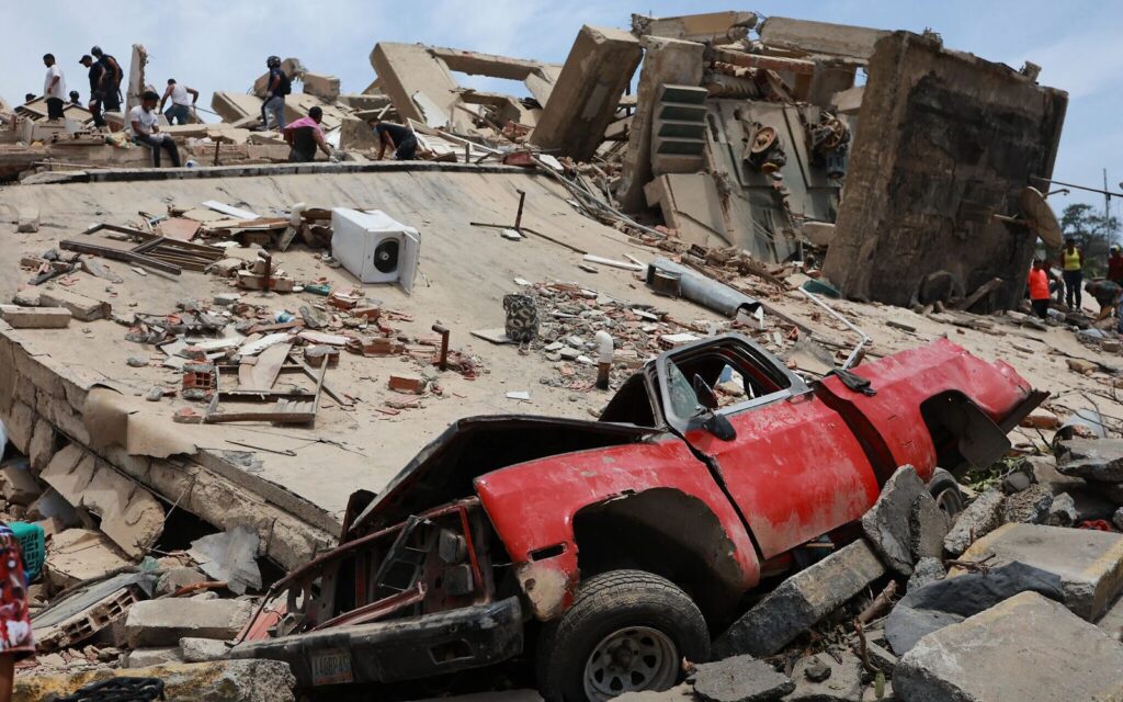 Suman 920 muertos y 50 mil desaparecidos tras devastadores sismos en Venezuela