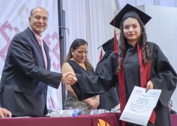 Más de 7 mil 500 estudiantes concluyen su formación en el CECyTEH