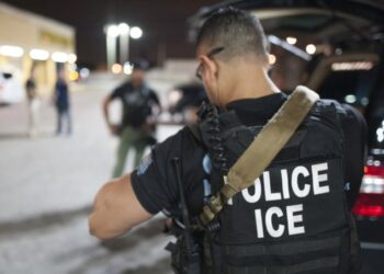 Muere mexicano durante operativo del ICE en Houston