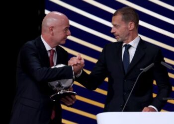 FIFA enfrenta rebelión de UEFA por proyecto para privatizar parte del Mundial.