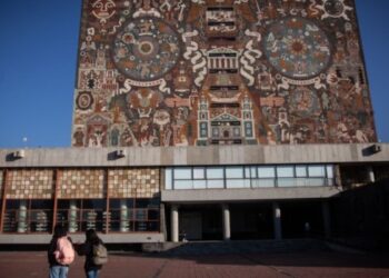 Convocan marcha por examen en línea de la UNAM; aspirantes exigen volver al formato presencial.