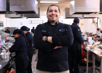 Lleva ITESHU orientación alimentaria a secundarias de la región