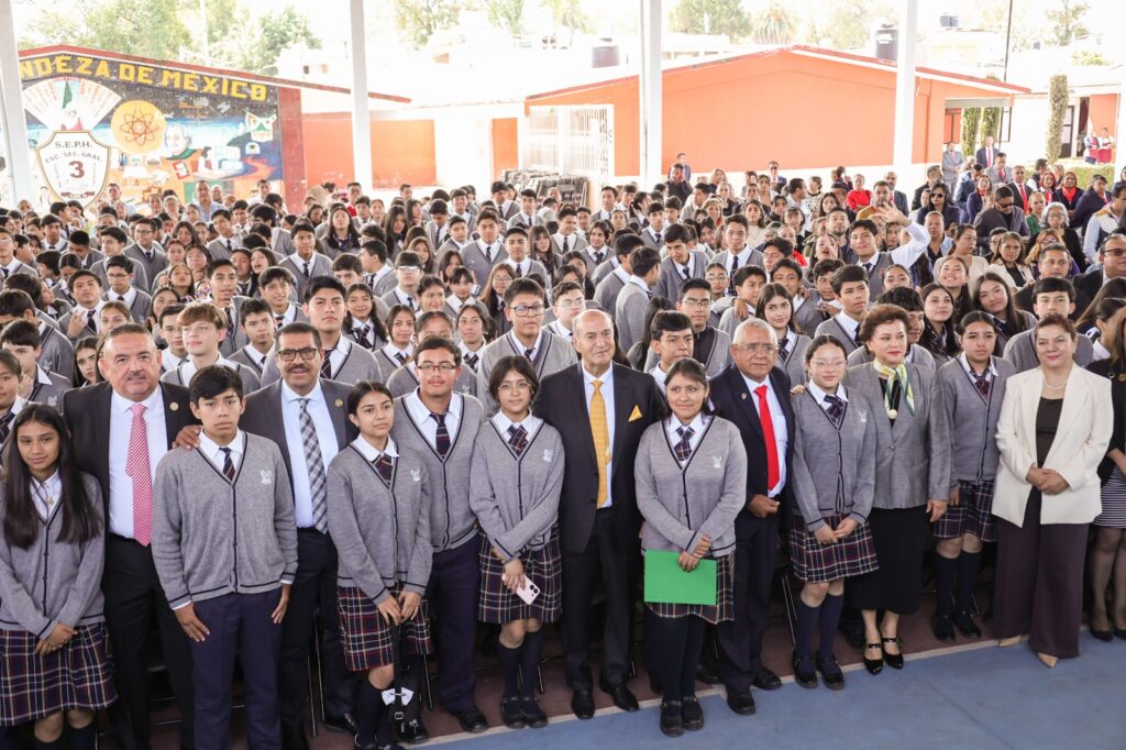 Natividad Castrejón encabeza clausura del ciclo escolar 2025-2026 en Tulancingo