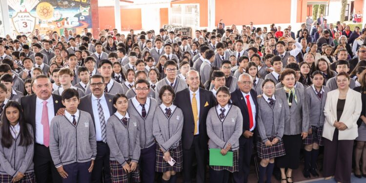Natividad Castrejón encabeza clausura del ciclo escolar 2025-2026 en Tulancingo