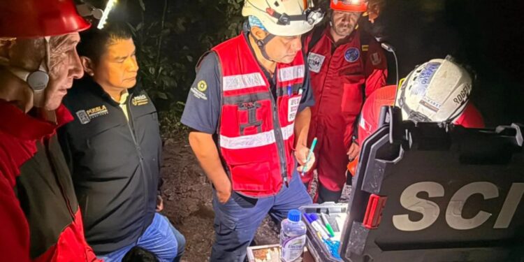 Tragedia en Cuetzalan: Hallan a excursionistas, pero clima impide recuperar sus cuerpos