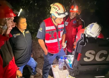 Tragedia en Cuetzalan: Hallan a excursionistas, pero clima impide recuperar sus cuerpos