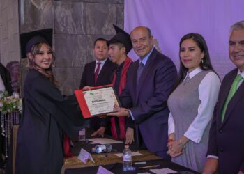 CECyTEH gradúa a estudiantes en Tepeapulco y Mineral de la Reforma