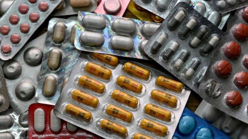 Caducan 18 millones de medicamentos en bodegas mientras el desabasto cobraba vidas