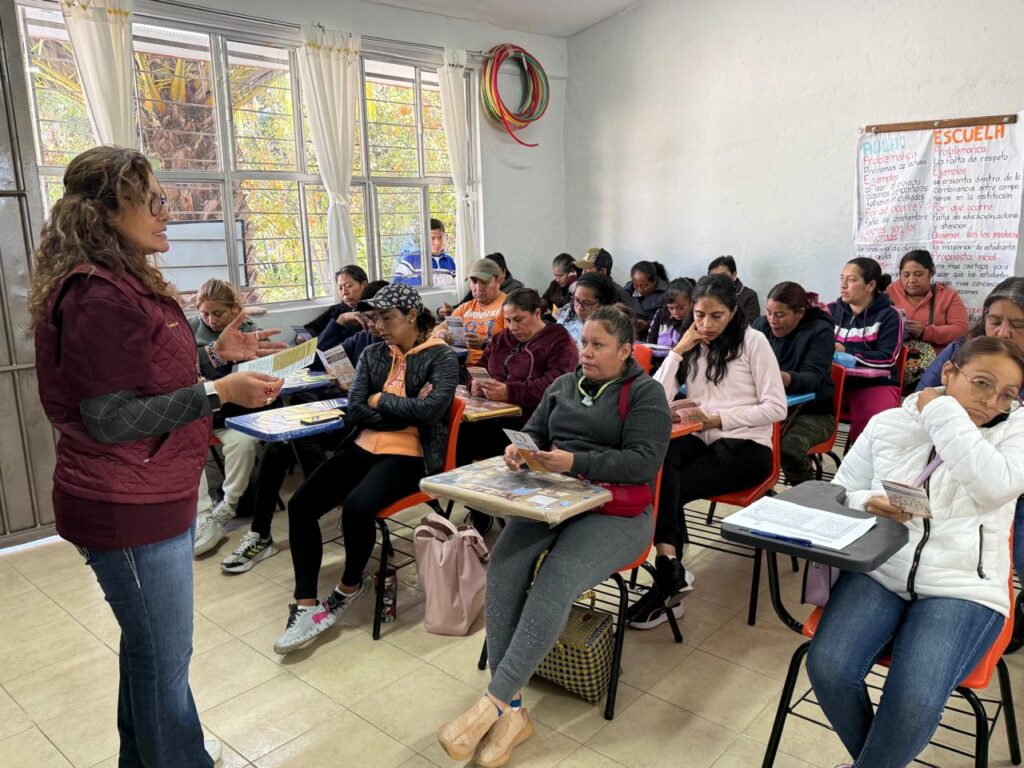 Consolida IHE la participación social en escuelas