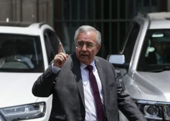 FGR admite que no tiene pruebas suficientes contra Rubén Rocha; SRE reclama a EU por exhibir acusaciones