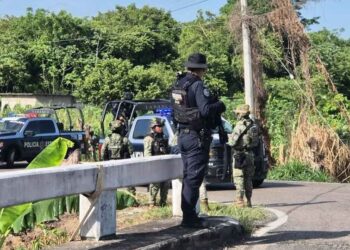 Hallan dos desmembrados en Tabasco y atacan a regidora en Veracruz