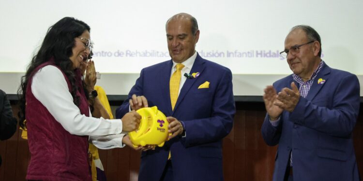 Encabeza Natividad Castrejón el arranque de la Campaña Boteo Teletón 2026 en la SEPH