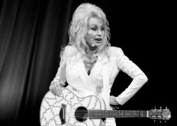 Muere Dolly Parton a los 80 años, el country pierde a una de sus máximas leyendas.