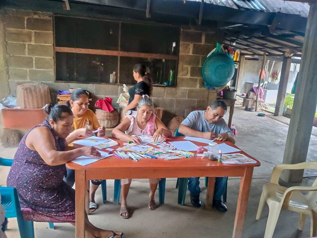 Estudiantes de la UPH llevan capacitación agroindustrial a comunidades de la Huasteca